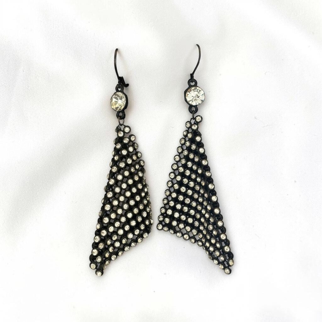 Fit White Pierced Earrings
