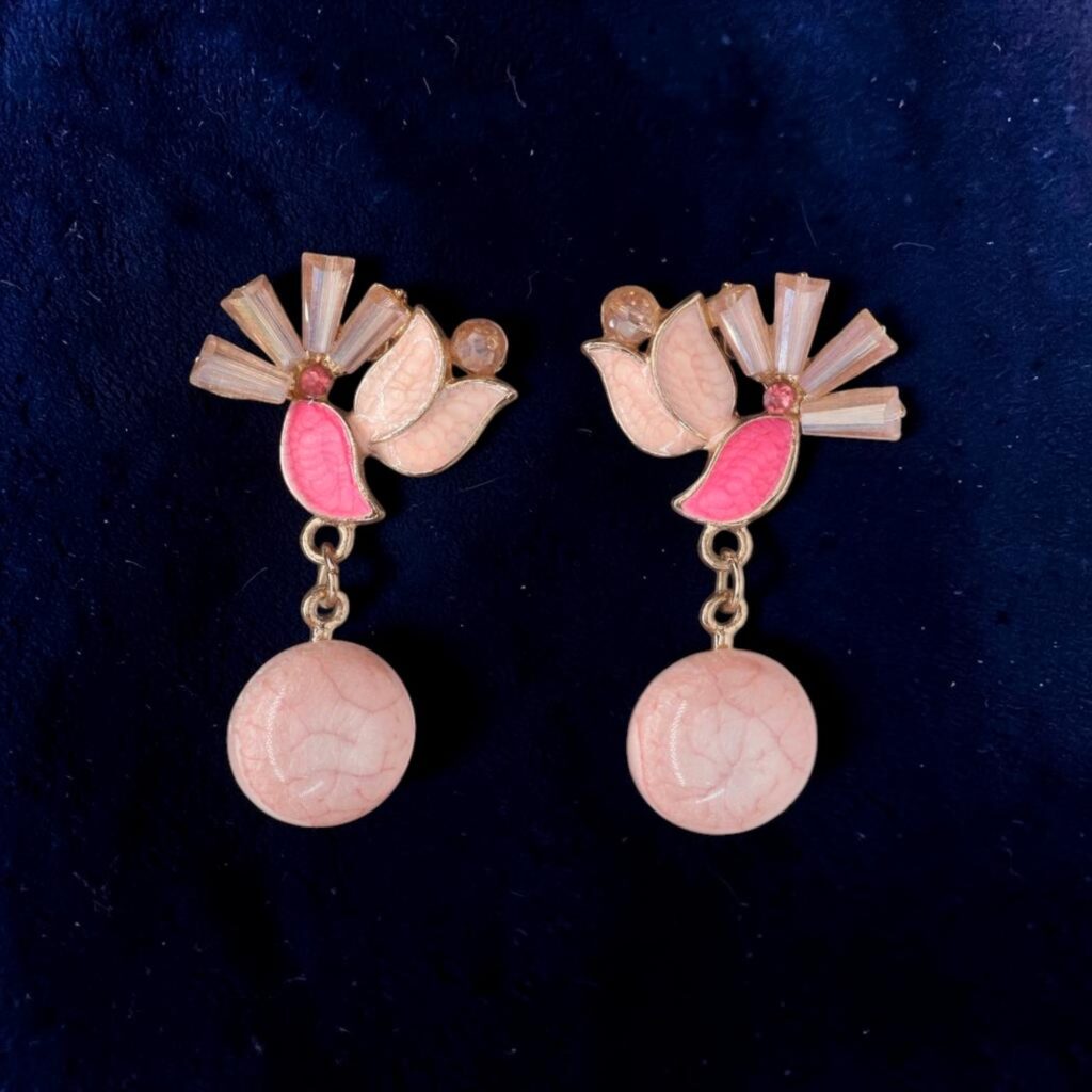vintage-style drop earrings